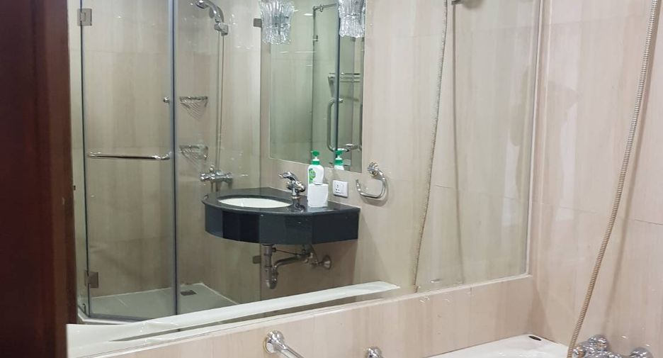 For sale 3 bedrooms condo in Pathum Wan, Bangkok