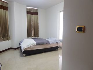 For sale 3 bedrooms condo in Pathum Wan, Bangkok