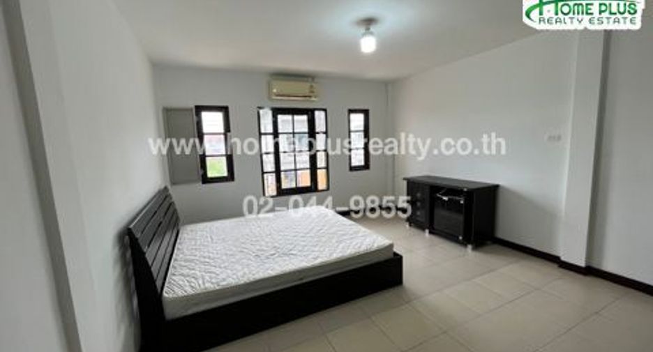 For sale 2 bedrooms townhouse in Khlong Sam Wa, Bangkok