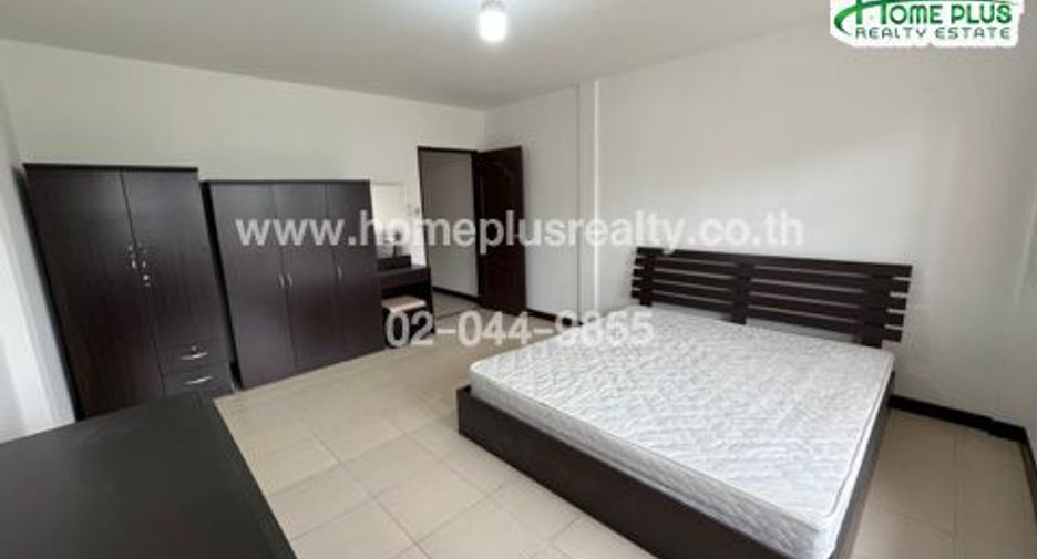 For sale 2 bedrooms townhouse in Khlong Sam Wa, Bangkok