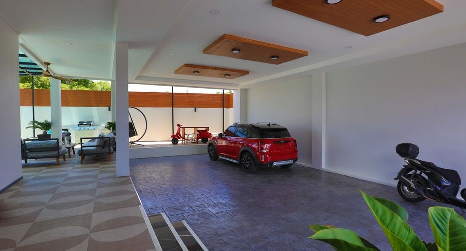 For rent 8 bedrooms villa in South Pattaya, Pattaya
