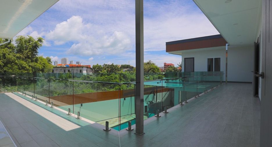 For rent 8 bedrooms villa in South Pattaya, Pattaya