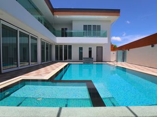 For Rent 8 Bedroom Villa In Bang Lamung, Chonburi
