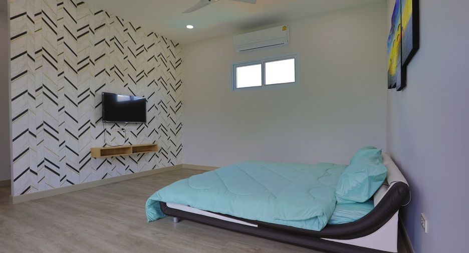 For rent 8 bedrooms villa in South Pattaya, Pattaya