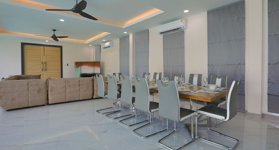 For rent 8 bedrooms villa in South Pattaya, Pattaya