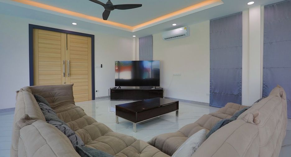 For rent 8 bedrooms villa in South Pattaya, Pattaya