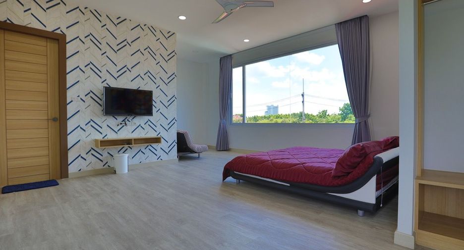 For rent 8 bedrooms villa in South Pattaya, Pattaya