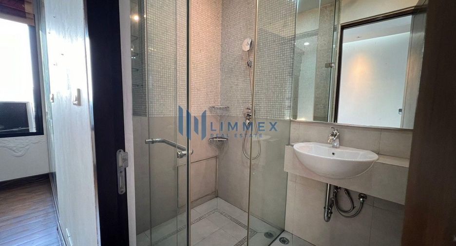 For sale 3 bed condo in Watthana, Bangkok