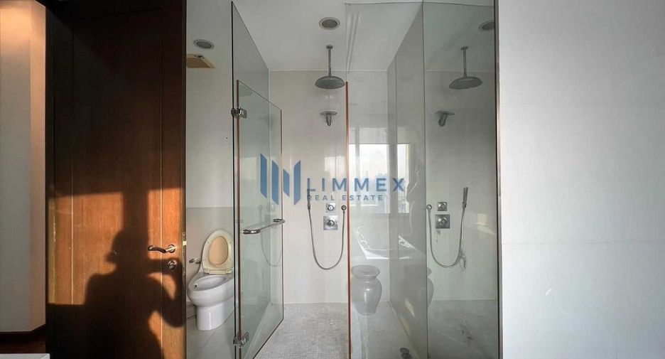 For sale 3 bed condo in Watthana, Bangkok
