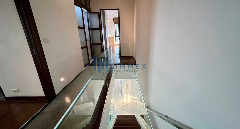 For sale 3 bed condo in Watthana, Bangkok