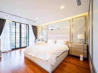 Casa adosada en alquiler de 4 habitaciones en Watthana, Bangkok