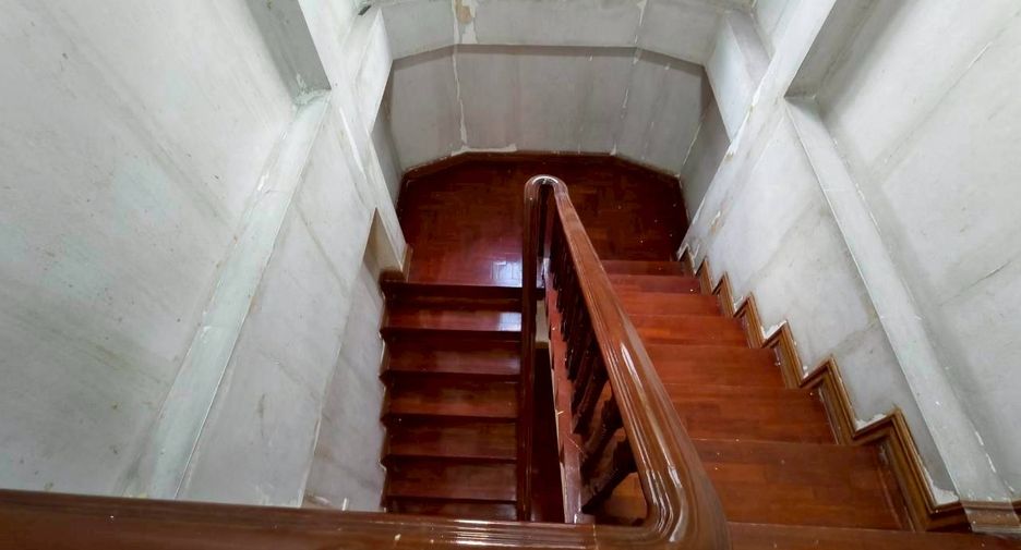 Casa en alquiler de 4 habitaciones en Khlong Toei, Bangkok