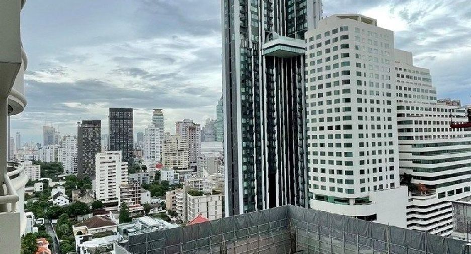 For sale 2 Beds condo in Khlong Toei, Bangkok