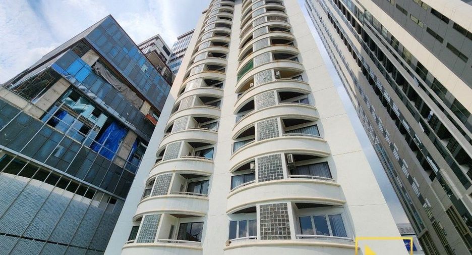 For sale 2 Beds condo in Khlong Toei, Bangkok