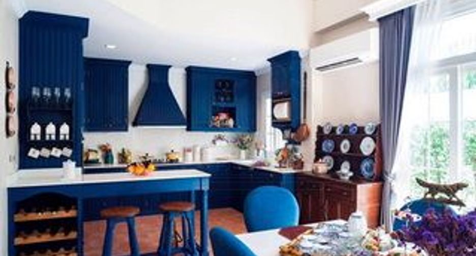 For sale 4 bedrooms house in Bang Na, Bangkok