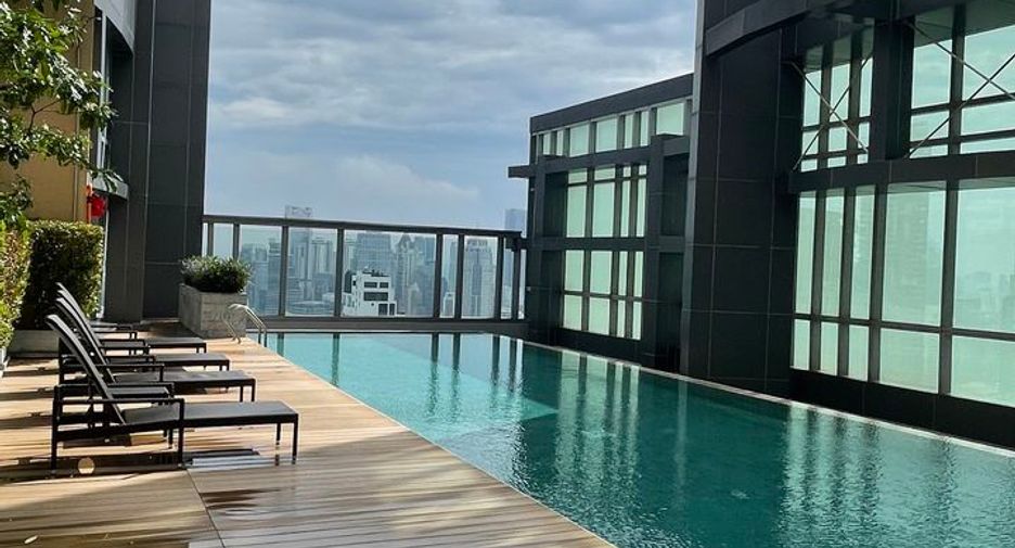 For sale 1 bed condo in Pathum Wan, Bangkok