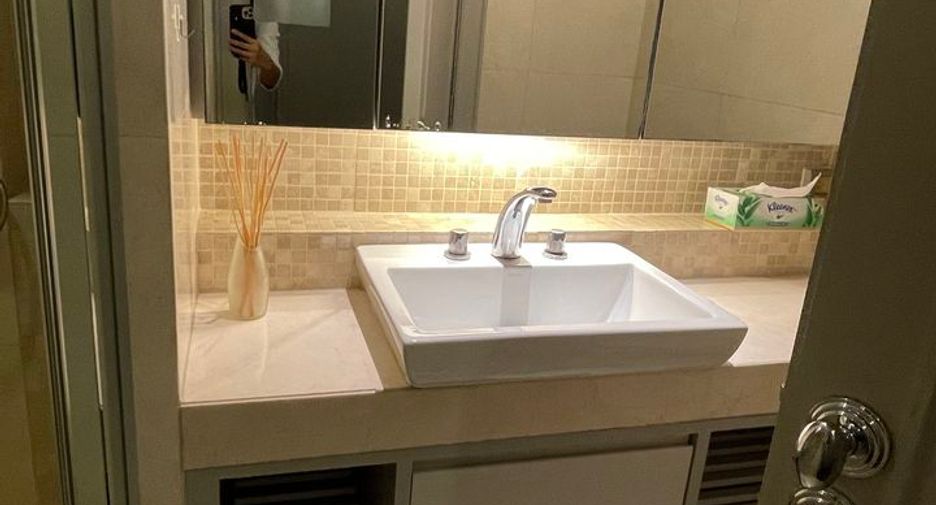 For sale 1 bed condo in Pathum Wan, Bangkok