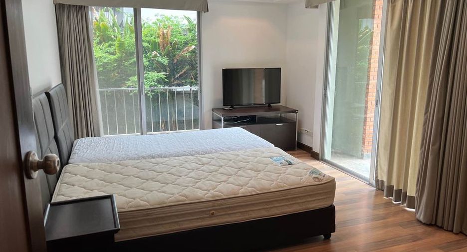 For rent 2 bedrooms apartment in Khlong Toei, Bangkok