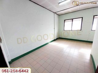 À vendre 2 chambres maison de ville à Sam Phran, Nakhon Pathom