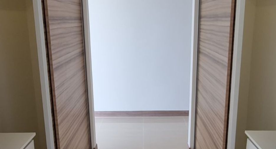 For sale 2 ベッドルーム condo in Bang Lamung, Chonburi