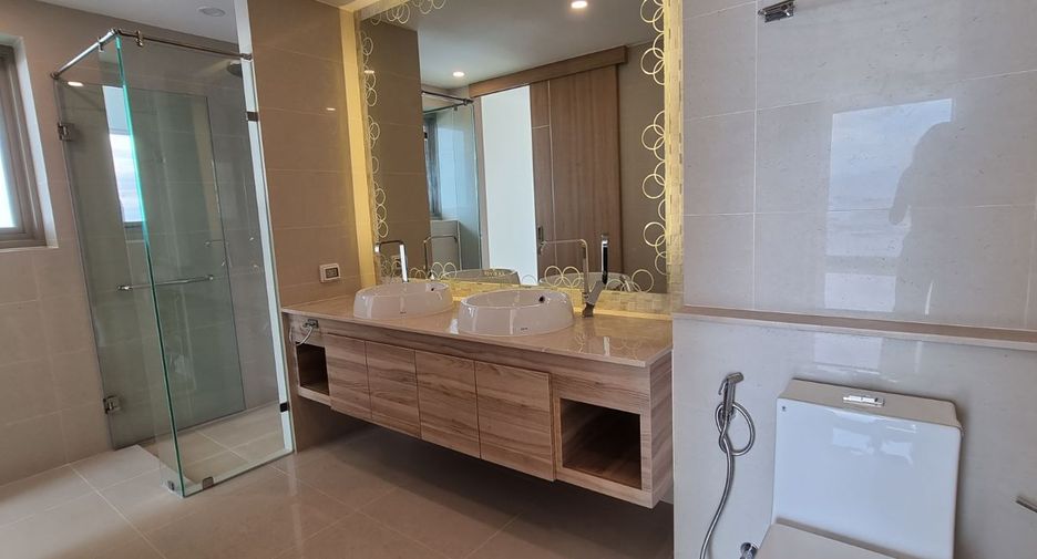 For sale 2 ベッドルーム condo in Bang Lamung, Chonburi
