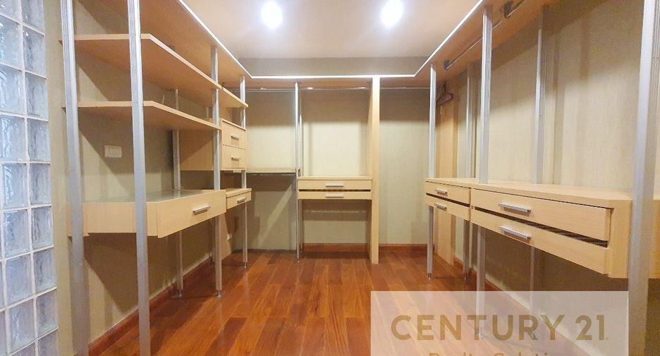 For sale 3 bedrooms condo in Bang Kho Laem, Bangkok