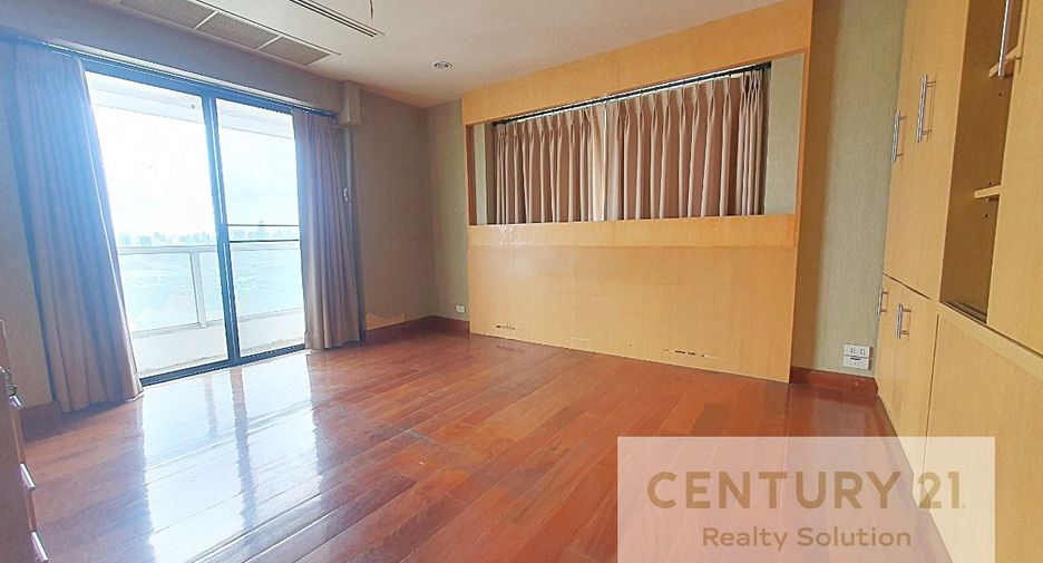 For sale 3 bedrooms condo in Bang Kho Laem, Bangkok