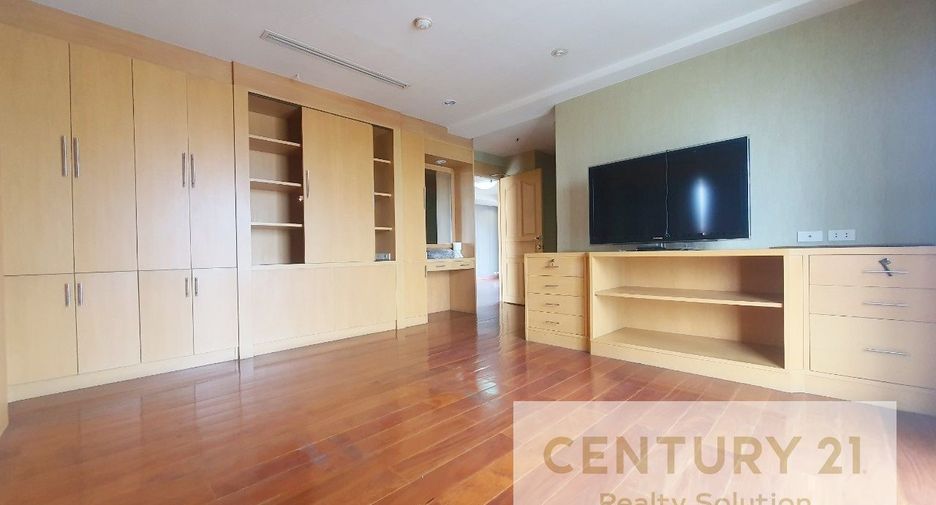 For sale 3 bedrooms condo in Bang Kho Laem, Bangkok