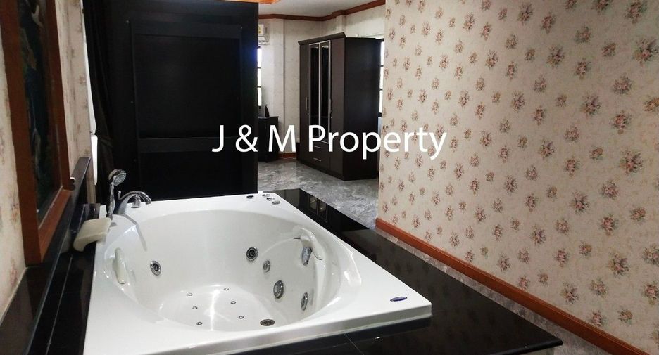 For rent 5 bedrooms house in Hua Hin, Prachuap Khiri Khan