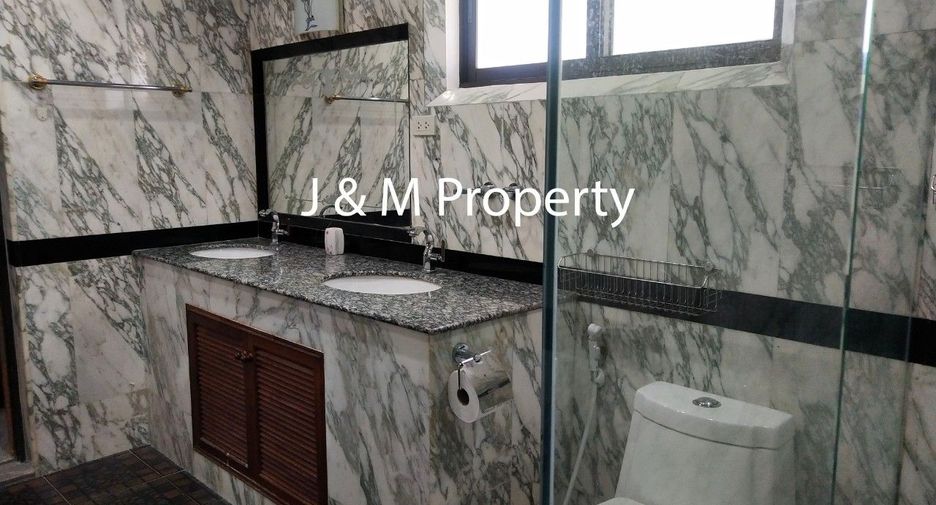 For rent 5 bedrooms house in Hua Hin, Prachuap Khiri Khan