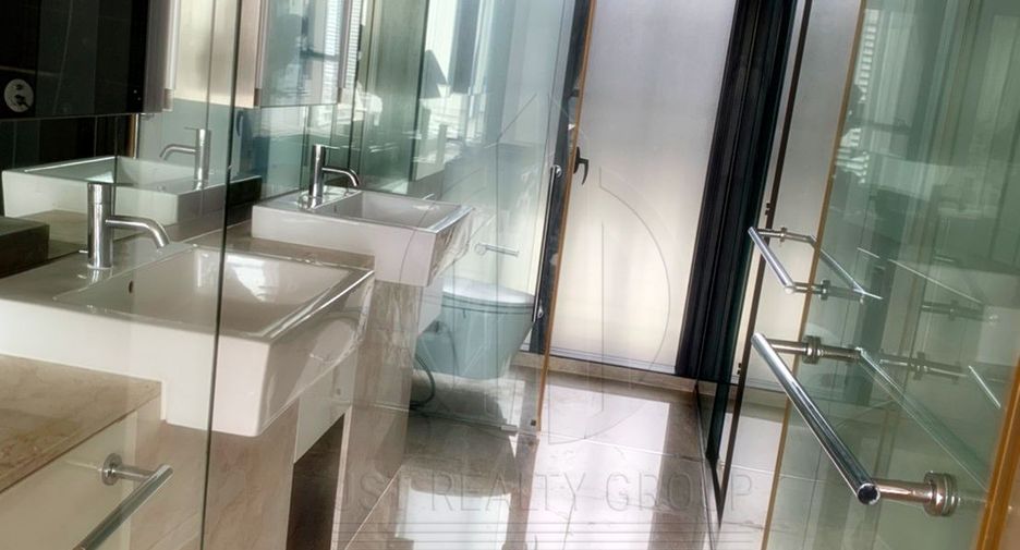 For rent 3 bedrooms condo in Sathon, Bangkok