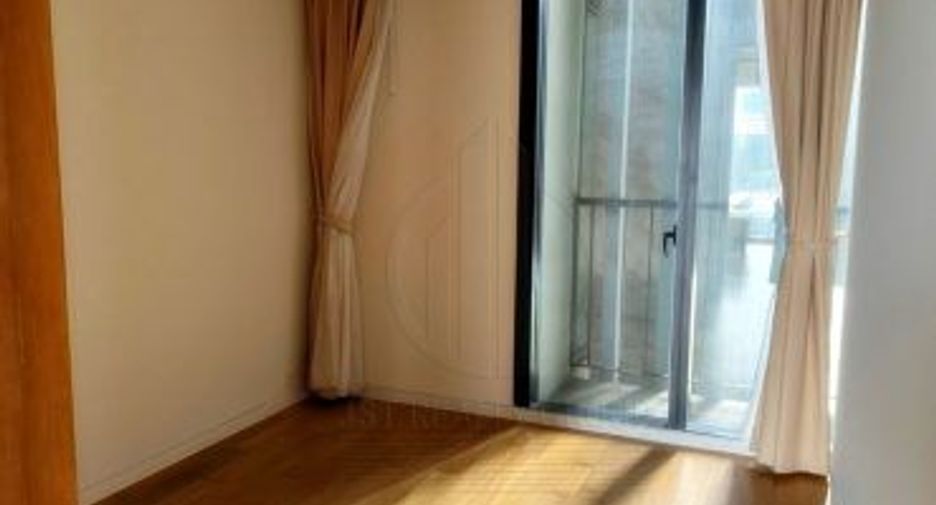For rent 3 bedrooms condo in Sathon, Bangkok