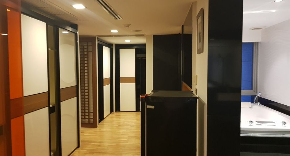 Wohnung zur Miete und zum Kauf mit 5 Zimmer in Pathum Wan, Bangkok
