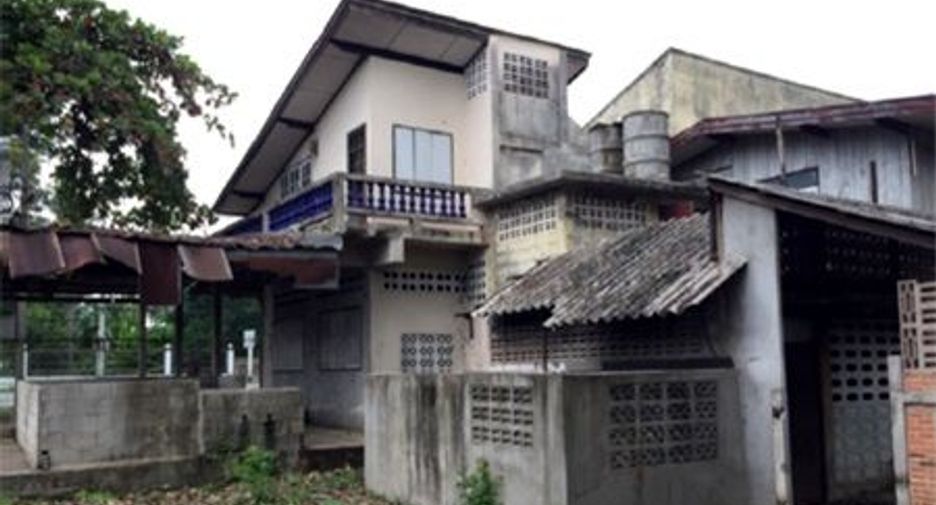 For sale 4 bedrooms house in Pa Sang, Lamphun
