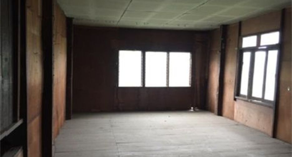 For sale 4 bedrooms house in Pa Sang, Lamphun
