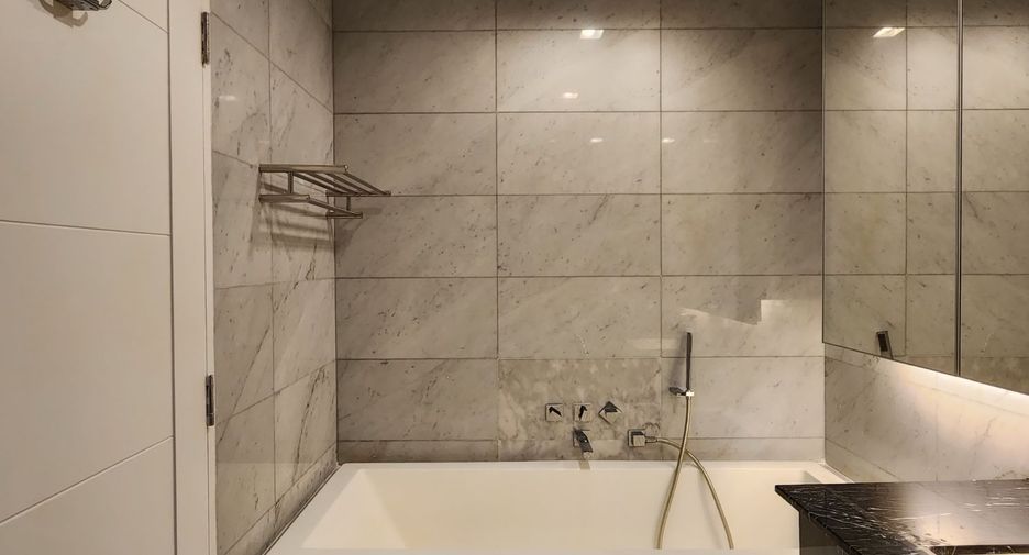 For rent 1 bed condo in Pathum Wan, Bangkok