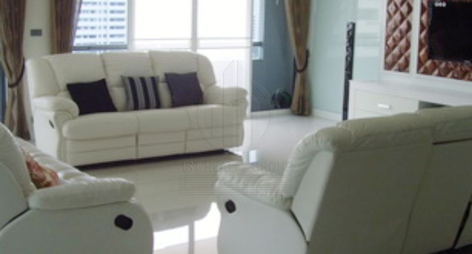 For sale 3 bedrooms condo in Watthana, Bangkok