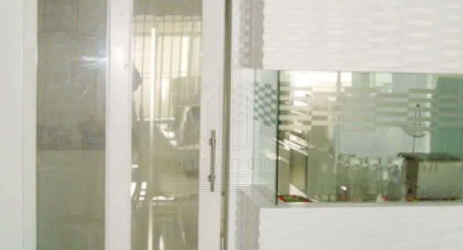 For sale 3 bedrooms condo in Watthana, Bangkok