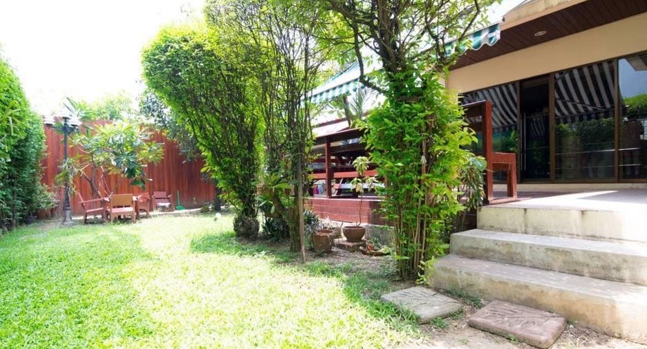 For sale 3 bedrooms house in Wang Thonglang, Bangkok