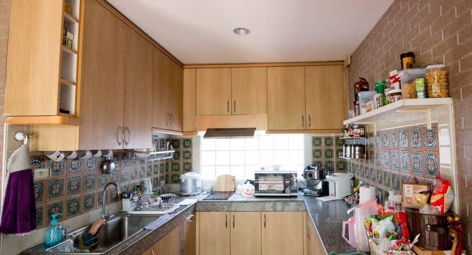 For sale 3 bedrooms house in Wang Thonglang, Bangkok