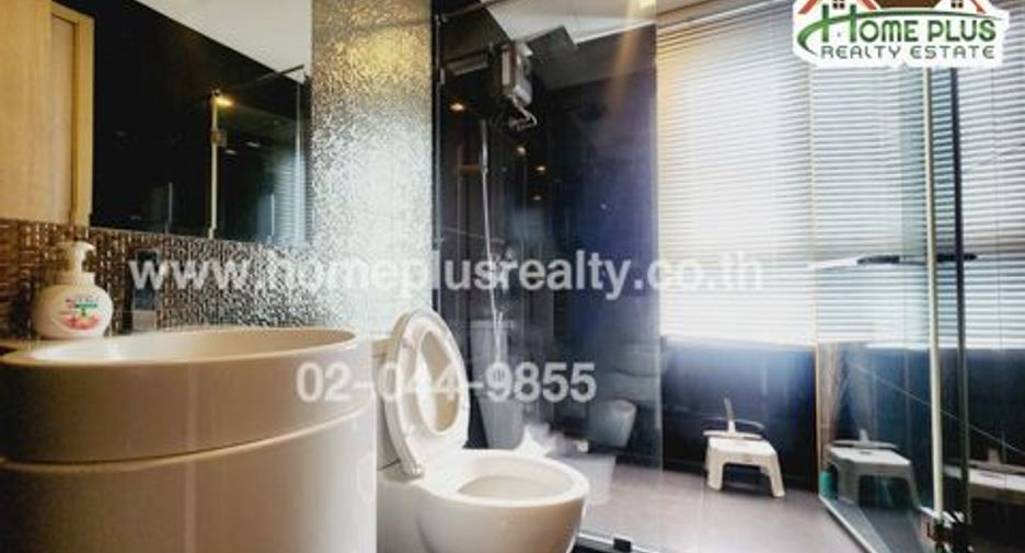 For sale 2 bed condo in Khlong Toei, Bangkok