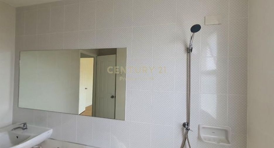 For sale 3 bedrooms townhouse in Bang Kapi, Bangkok