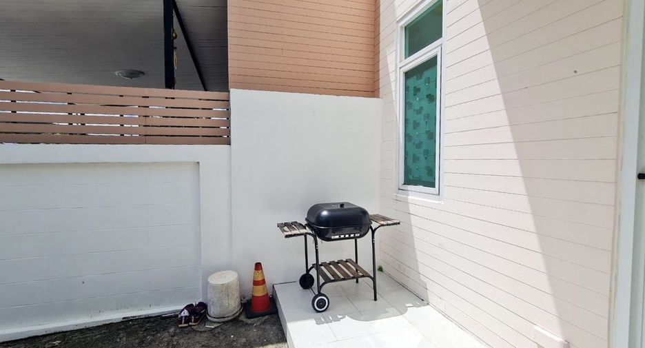 For rent 2 bedrooms townhouse in Thalang, Phuket