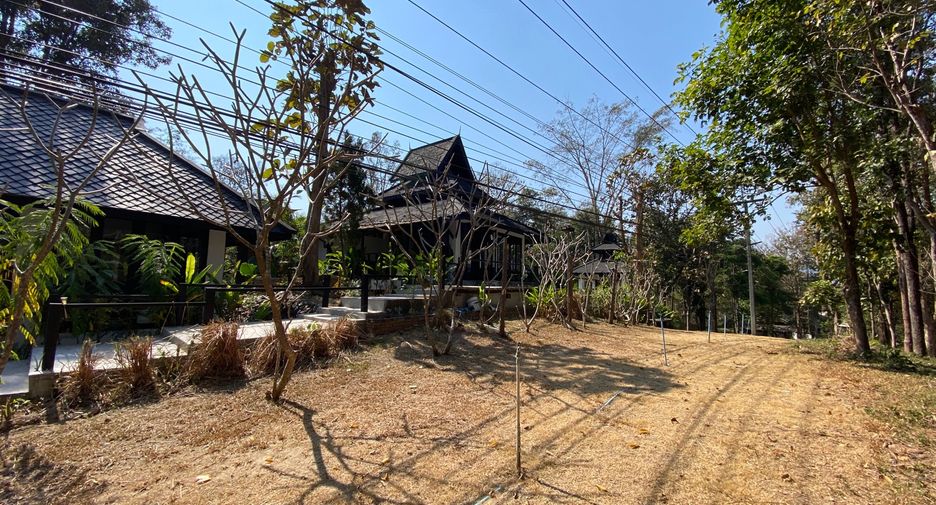 À louer 4 chambres maison à Mueang Lamphun, Lamphun