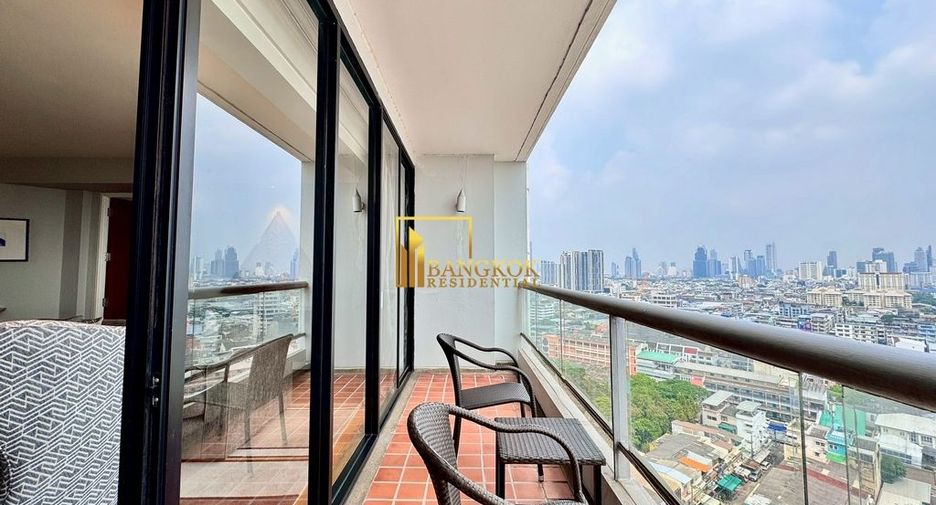 For rent 3 bedrooms serviced apartment in Yan Nawa, Bangkok