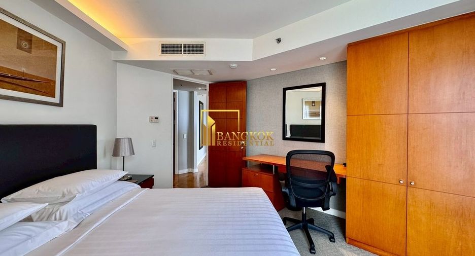 For rent 3 bedrooms serviced apartment in Yan Nawa, Bangkok