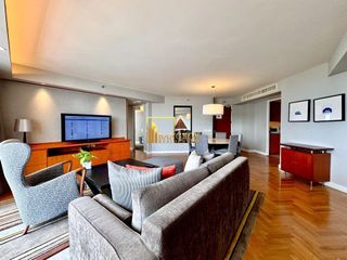 For rent 3 bedrooms serviced apartment in Yan Nawa, Bangkok