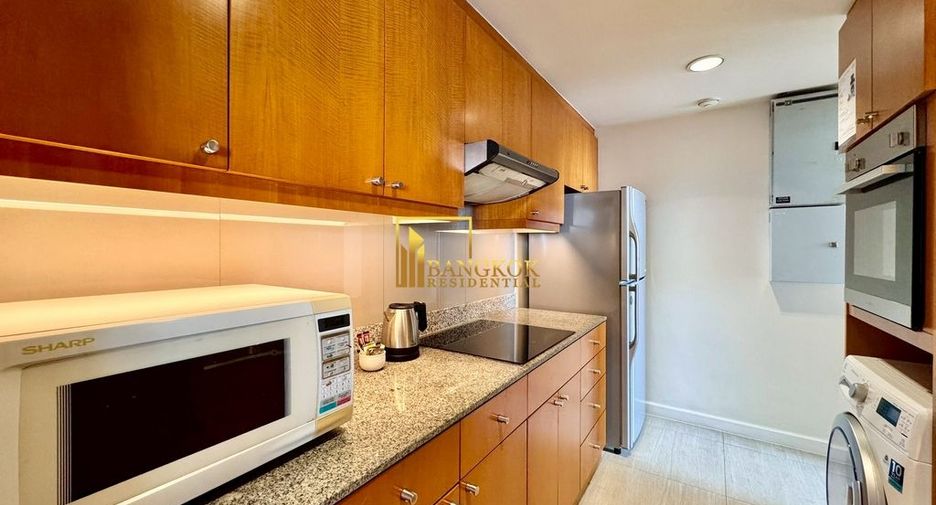 For rent 3 bedrooms serviced apartment in Yan Nawa, Bangkok