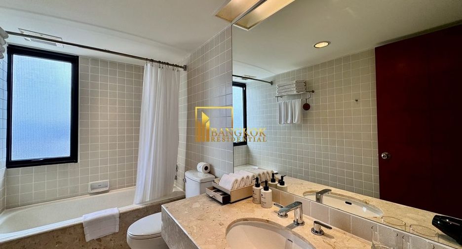 For rent 3 bedrooms serviced apartment in Yan Nawa, Bangkok