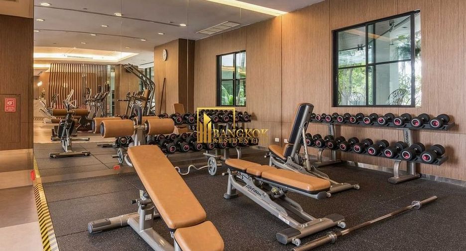 For rent 3 bedrooms serviced apartment in Yan Nawa, Bangkok